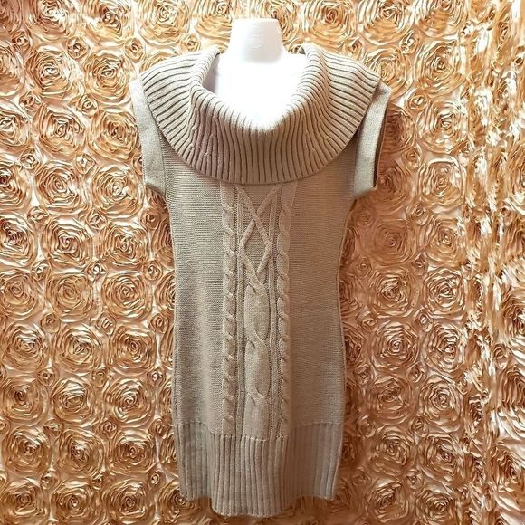 NWT 🤎 GUESS by Marciano Beige Sweater Size Large - Picture 2 of 9